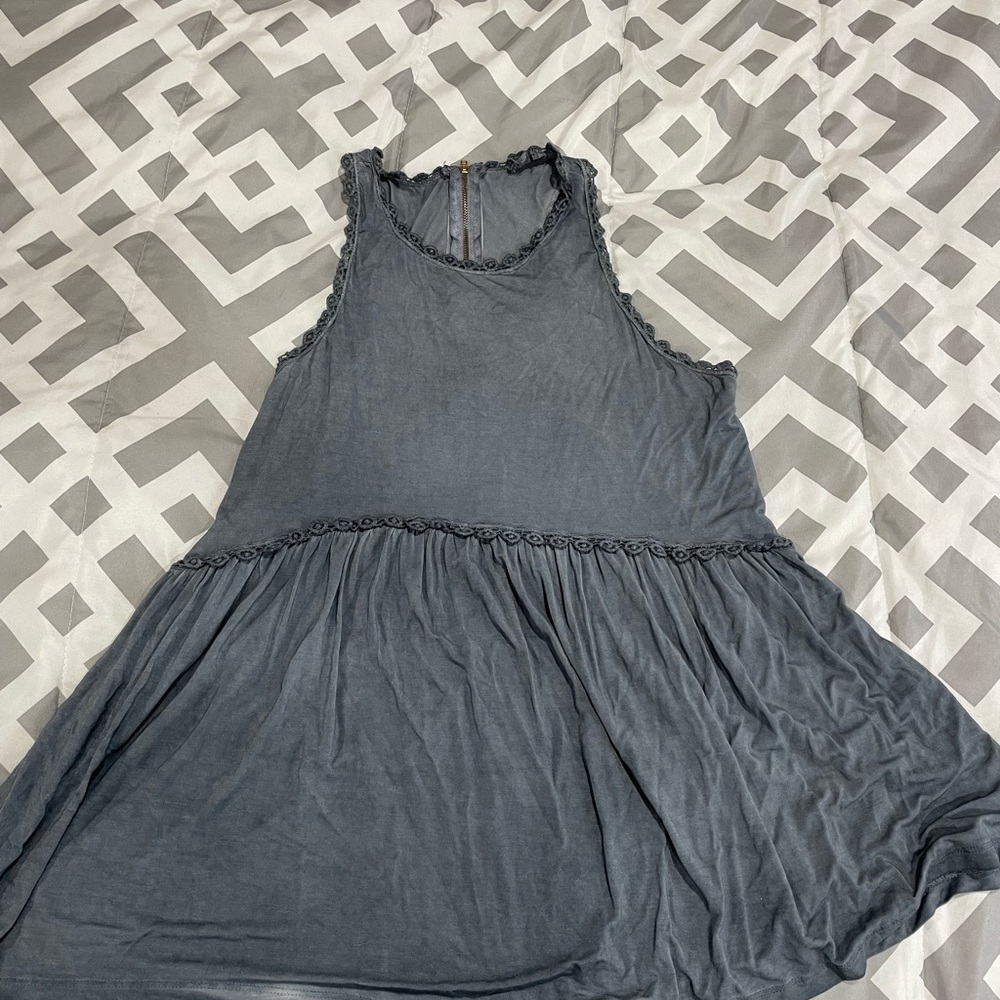 Gray tank